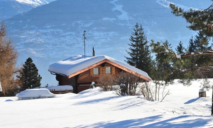 Chandolin-près-Savièse Ski Chalet | Holiday house Savièse for 1 - 6 persons with 3 bedrooms - Detached holiday house