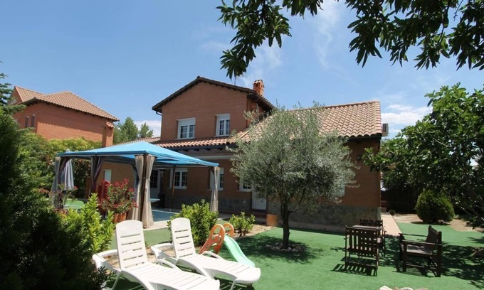 Sesena House | Holiday house Seseña Nuevo for 1 - 14 persons with 5 bedrooms - Holiday home