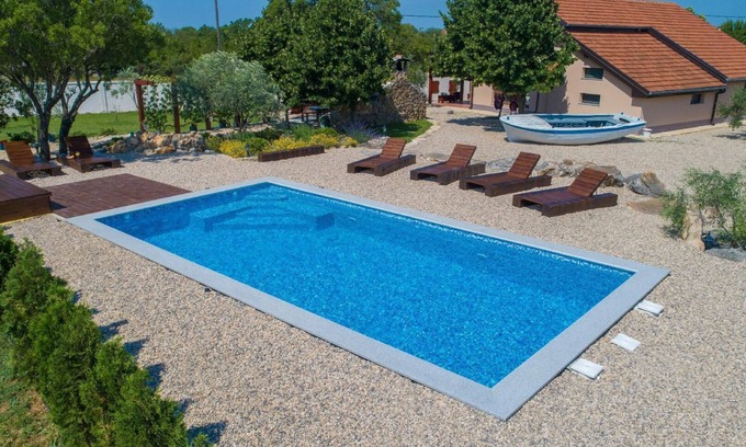 Smrdelje House | Holiday house Smrdelje for 1 - 11 persons with 4 bedrooms - Holiday house