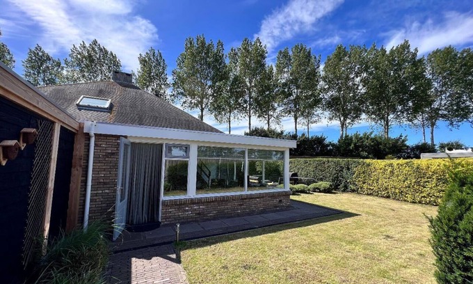 Stavenisse House | Holiday house Stavenisse for 1 - 4 persons with 2 bedrooms - Twin house
