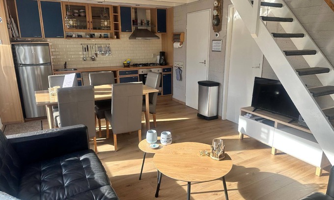 Stavenisse House | Holiday house Stavenisse for 1 - 5 persons with 2 bedrooms - Row house