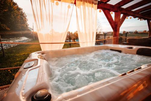 Sentjernej House | Holiday House Sunset Spa