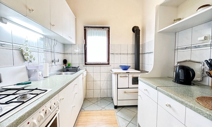 Srijane House | Holiday house Tamy - with hot tub: - Srijane, Riviera Split, Croatia