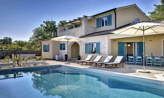 Muzini House | Holiday house Tomisici for 1 - 12 persons with 5 bedrooms - Holiday home