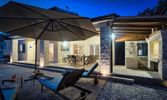 Muzini House | Holiday house Tomisici for 1 - 12 persons with 5 bedrooms - Holiday home