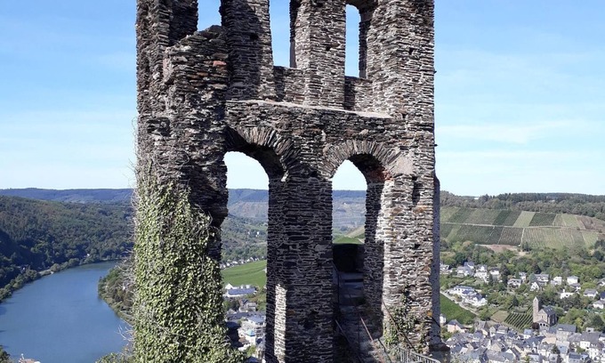 Uerzig House | Holiday house Ürzig for 1 - 10 persons with 4 bedrooms - Row house