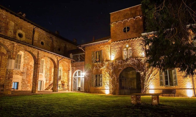 Vaprio d'Agogna Other | Holiday house Vaprio d'Agogna for 1 - 14 persons with 5 bedrooms - Castle