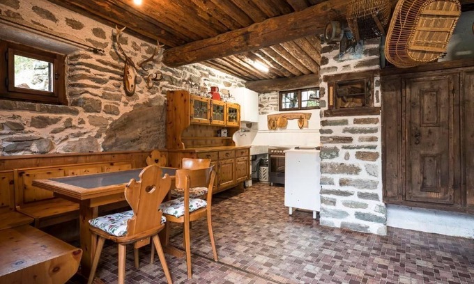 Bregaglia House | Holiday house Vicosoprano for 1 - 5 persons with 2 bedrooms - Hut