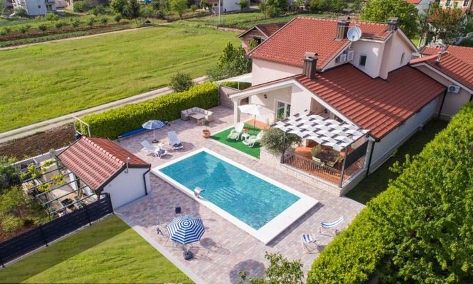 Trn Villa | Holiday House Villa Maca