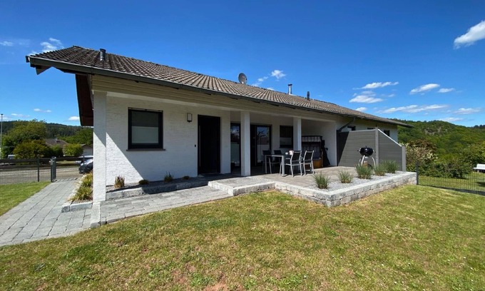 Harbshausen House | Holiday house Vöhl for 1 - 4 persons with 2 bedrooms - Twin house