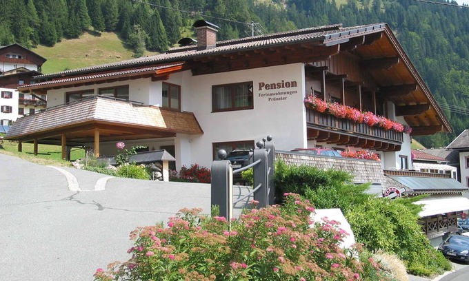 Maria Luggau Apartment | Holiday house Wassermühle in 250 m from the pension - Pension Prünster Ferienwohnungen