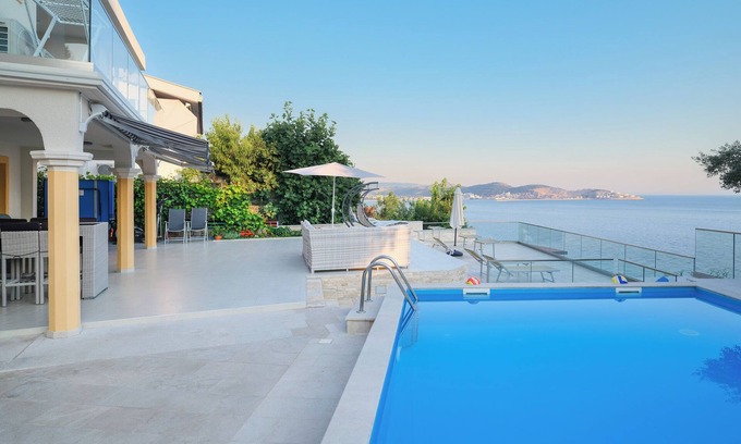 Bar Villa | Holiday house with sea view