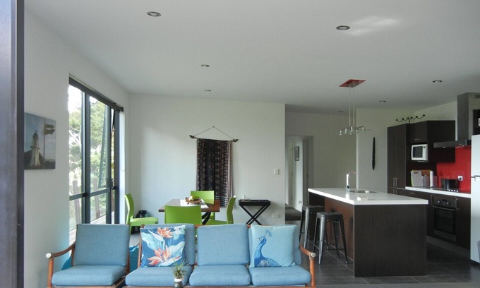 Paihia House | Holiday house with sea and bush views.