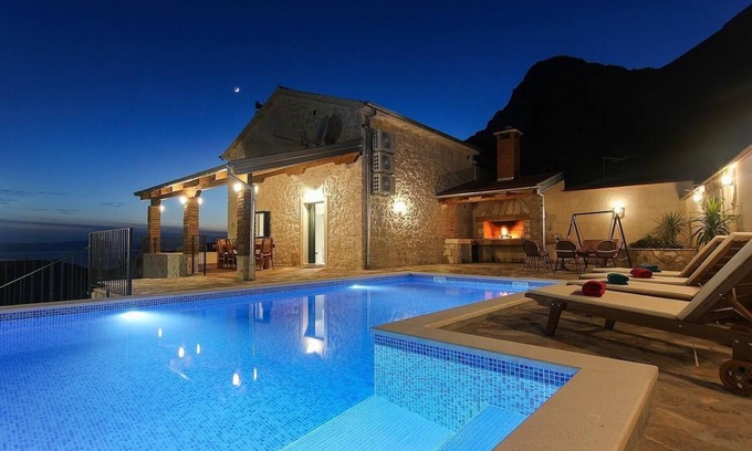 Blato House | Holiday house Živogošće for 1 - 6 persons with 3 bedrooms - Twin house