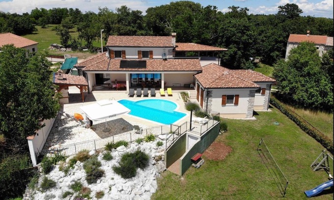 Gradisce House | Holiday house Zminj for 1 - 9 persons with 4 bedrooms - Holiday home