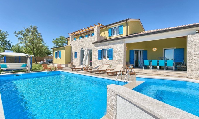 Muzini House | Holiday house Zminj for 1 - 12 persons with 5 bedrooms - Holiday home