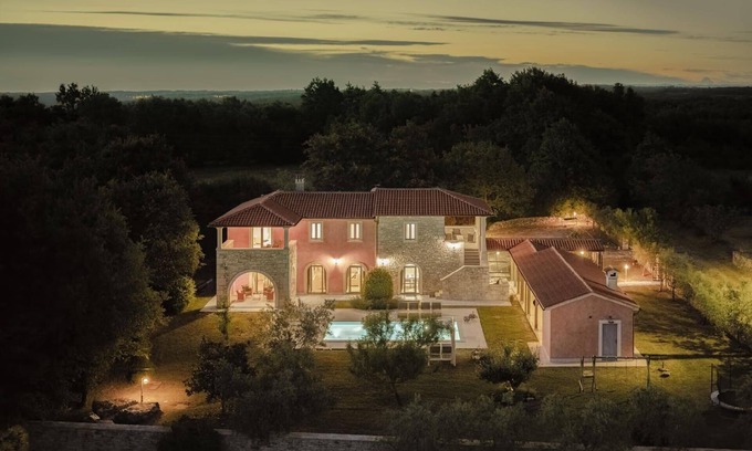 Prkacini House | Holiday house Zminj for 2 - 9 persons with 4 bedrooms - Holiday home