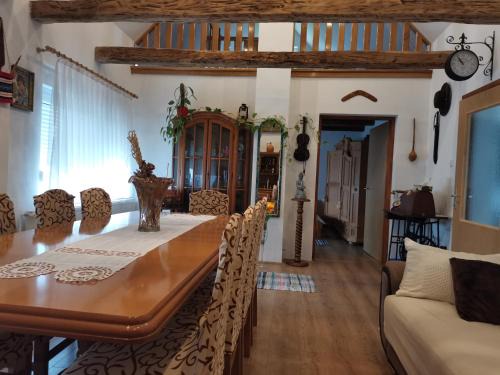 Kutina Apartment | Holiday house Zoki