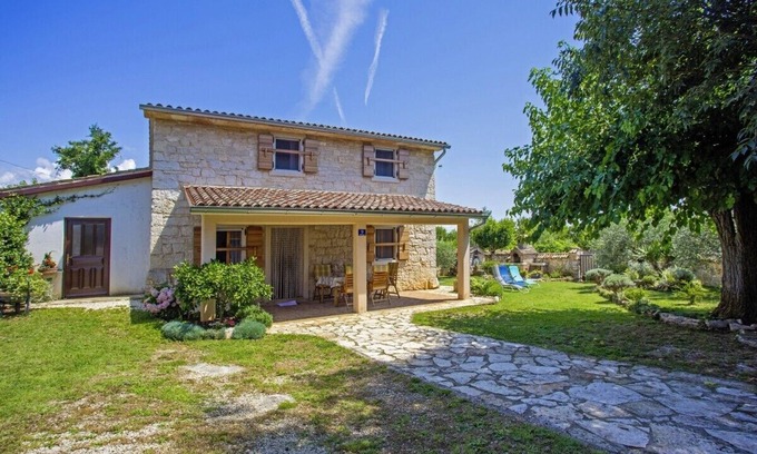 Bubani House | Holiday house Zvana * private garden, terrace, BBQ, free WiFi, 3 km to the sea