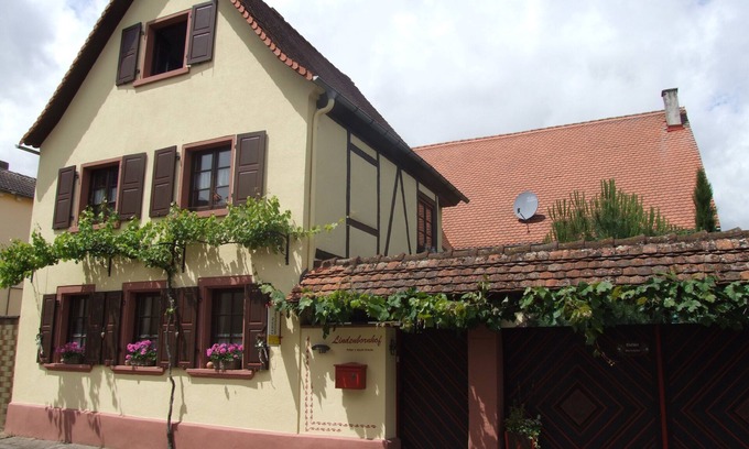 Edesheim Apartment | Holiday in the former press house