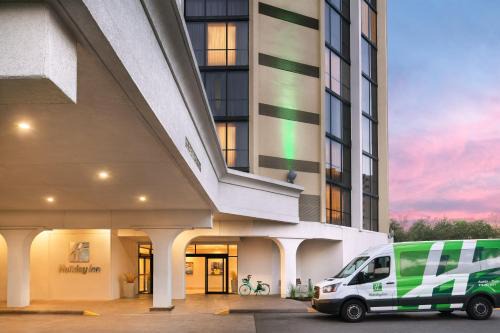 Rainey Street Historic District Hotel | Holiday Inn Austin -Town Lake by IHG