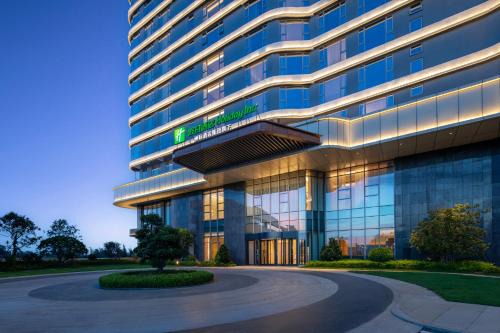 Yinhai Hotel | Holiday Inn Beihai Silver Beach