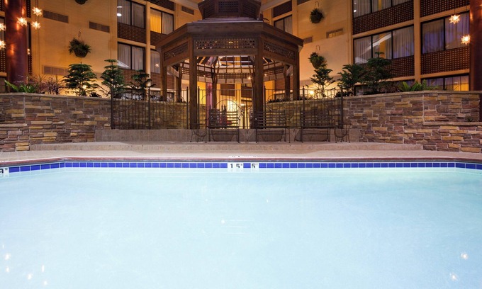 West Bloomington Hotel | Holiday Inn Bloomington Airport South Mall Area by IHG