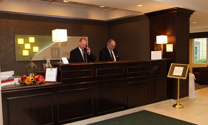 Budd Lake Hotel | Holiday Inn Budd Lake - Rockaway Area by IHG