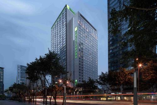 Hejiang Pavilion Hotel | Holiday Inn Chengdu Oriental Plaza -Chunxi Road Taikoo Li Branch