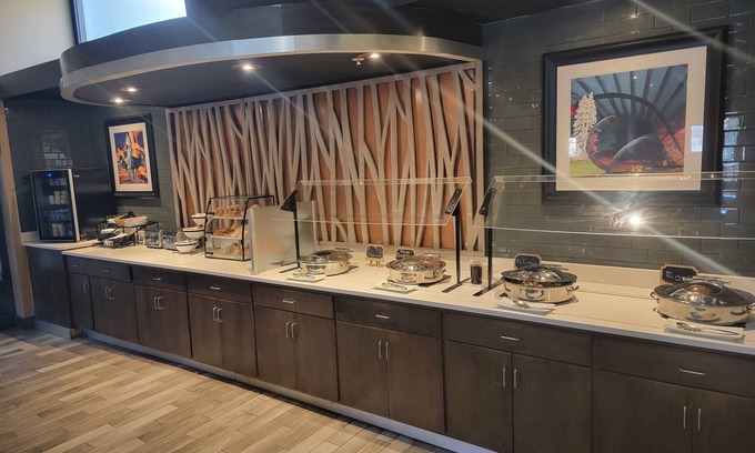 Mentor Hotel | Holiday Inn Cleveland Northeast - Mentor by IHG