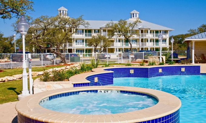 Canyon Lake Hotel | Holiday Inn Club Vacations Hill Country Resort Canyon LK by IHG