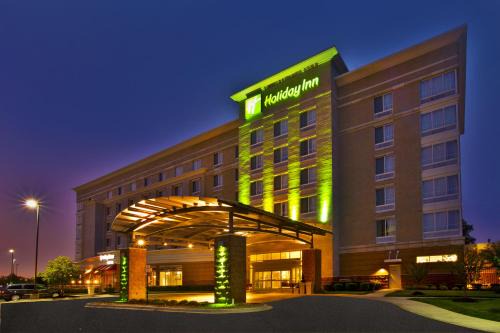 Romulus Hotel | Holiday Inn Detroit Metro Airport by IHG