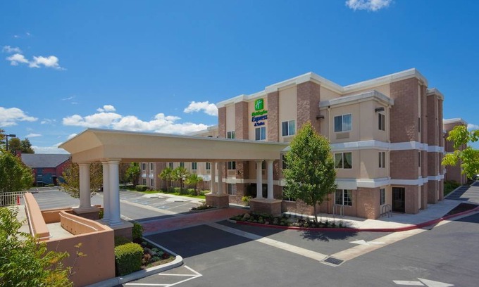 Livermore Hotel | Holiday Inn Express Hotel & Suites Livermore, an IHG Hotel