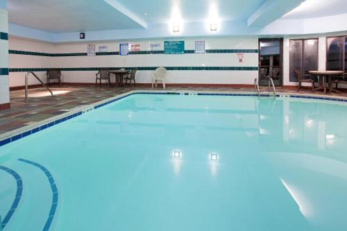 Northwest Colorado Springs Hotel | Holiday Inn Express & Suites Colorado Springs North by IHG