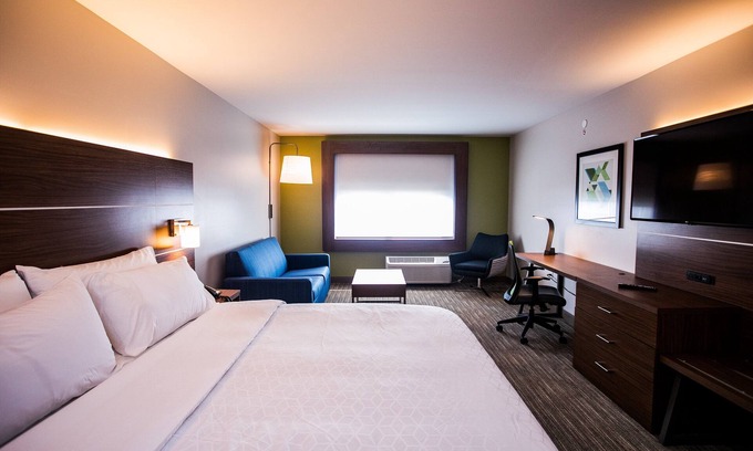 Rehoboth Beach Hotel | Holiday Inn Express & Suites Rehoboth Beach by IHG