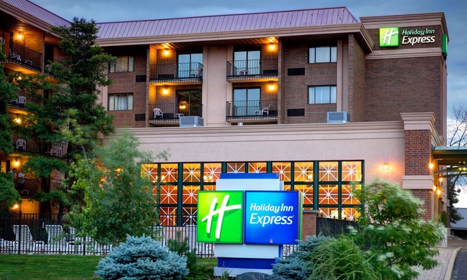 Rolling Meadows Hotel | Holiday Inn Express Rolling Meadows - Schaumburg Area by IHG