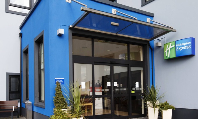 Boardmills Hotel | Holiday Inn Express Antrim by IHG