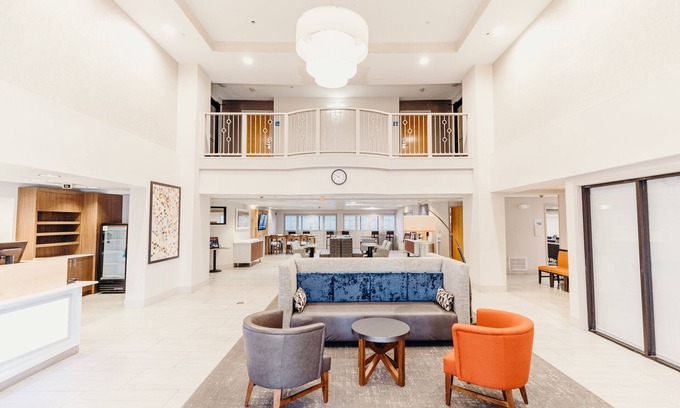 Atlanta Hotel | Holiday Inn Express Atlanta NE I-85 Clairmont by IHG