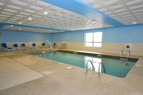 Brockton Hotel | Holiday Inn Express Boston Brockton by IHG