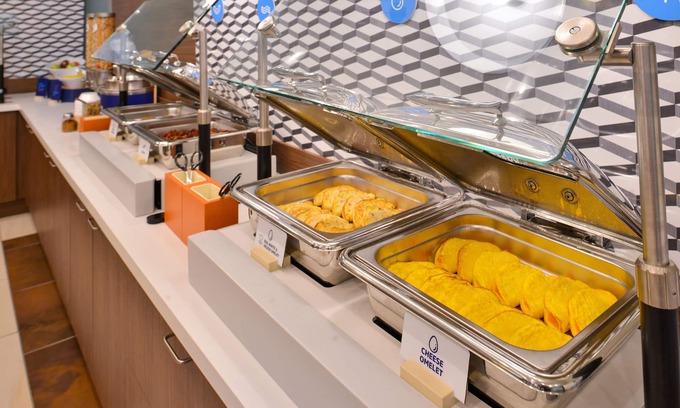 Breezewood Hotel | Holiday Inn Express Breezewood by IHG