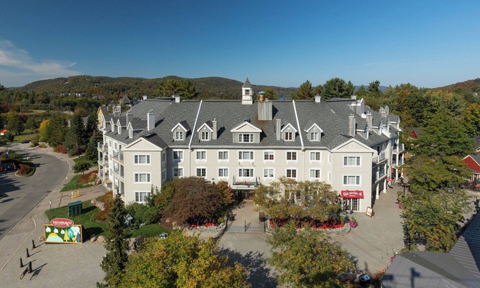 Mont-Tremblant Pedestrian Village Hotel | Holiday Inn Express and Suites Tremblant by IHG