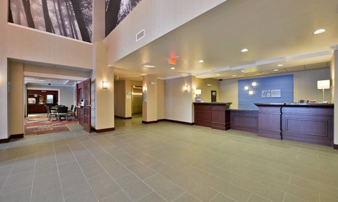 Canandaigua Hotel | Holiday Inn Express Canandaigua - Finger Lakes by IHG