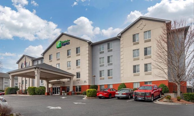 Gastonia Hotel | Holiday Inn Express Charlotte West - Gastonia
