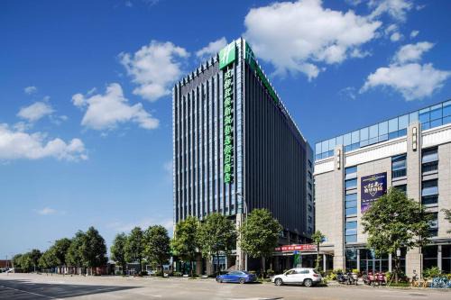 Wuhou Hotel | Holiday Inn Express Chengdu Wuhou New City by IHG