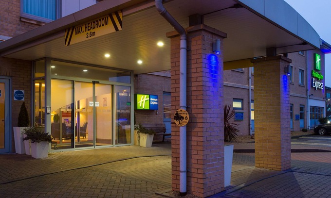 Bothamsall Hotel | Holiday Inn Express East Midlands Airport by IHG
