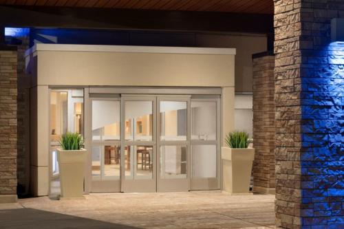Terry Sanford Hotel | Holiday Inn Express Fayetteville Fort Bragg by IHG