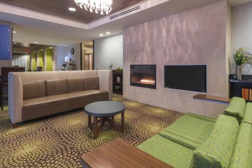 Hays Hotel | Holiday Inn Express Hays by IHG