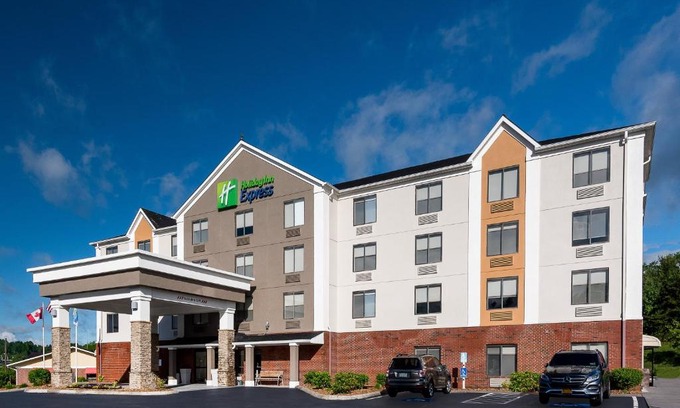 Hillsville Hotel | Holiday Inn Express Hillsville by IHG