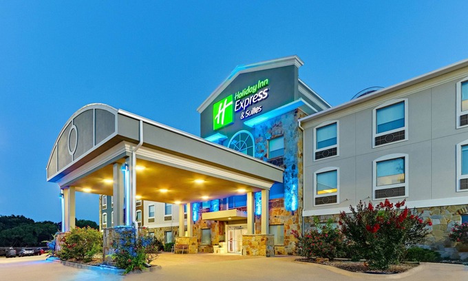 Weatherford Hotel | Holiday Inn Express Hotel & Suites Weatherford by IHG