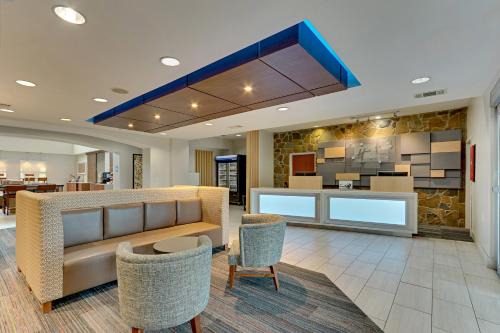 Weatherford Hotel | Holiday Inn Express Hotel and Suites Weatherford by IHG